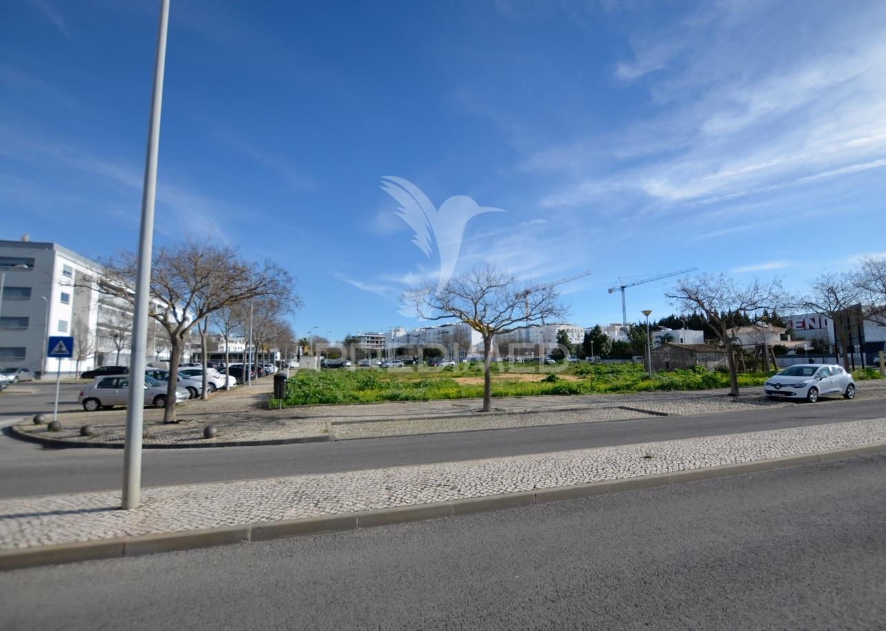 Lote para construção de 8 fogos em loulé