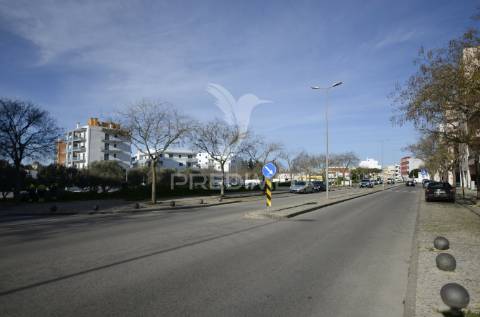 Lote para construção de 8 fogos em loulé