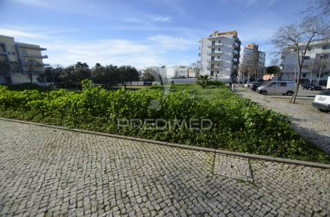 Lote para construção de 8 fogos em loulé
