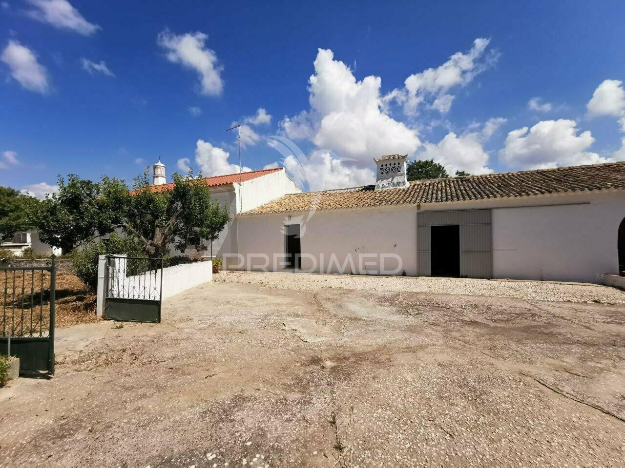 Casa / villa t4 em loulé (são sebastião) de 180 288m²