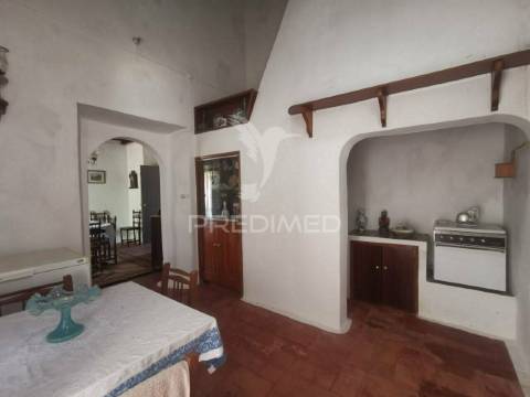 Casa / villa t4 em loulé (são sebastião) de 180 288m²
