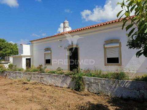Casa / villa t4 em loulé (são sebastião) de 180 288m²