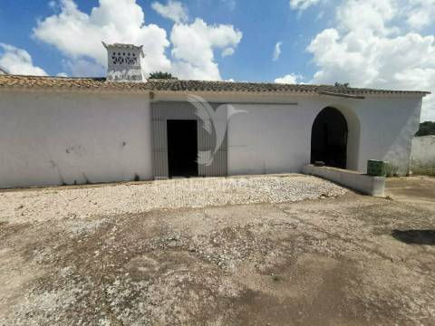 Casa / villa t4 em loulé (são sebastião) de 180 288m²