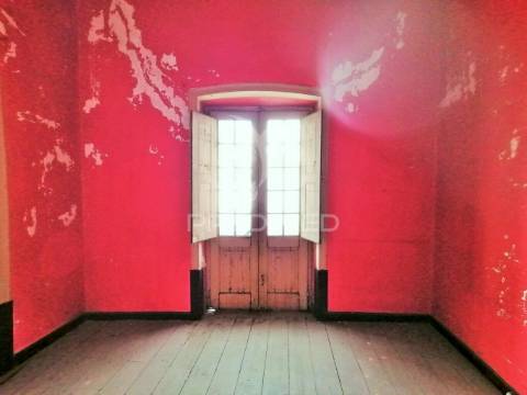 Prédio centenário na baixa da cidade de faro