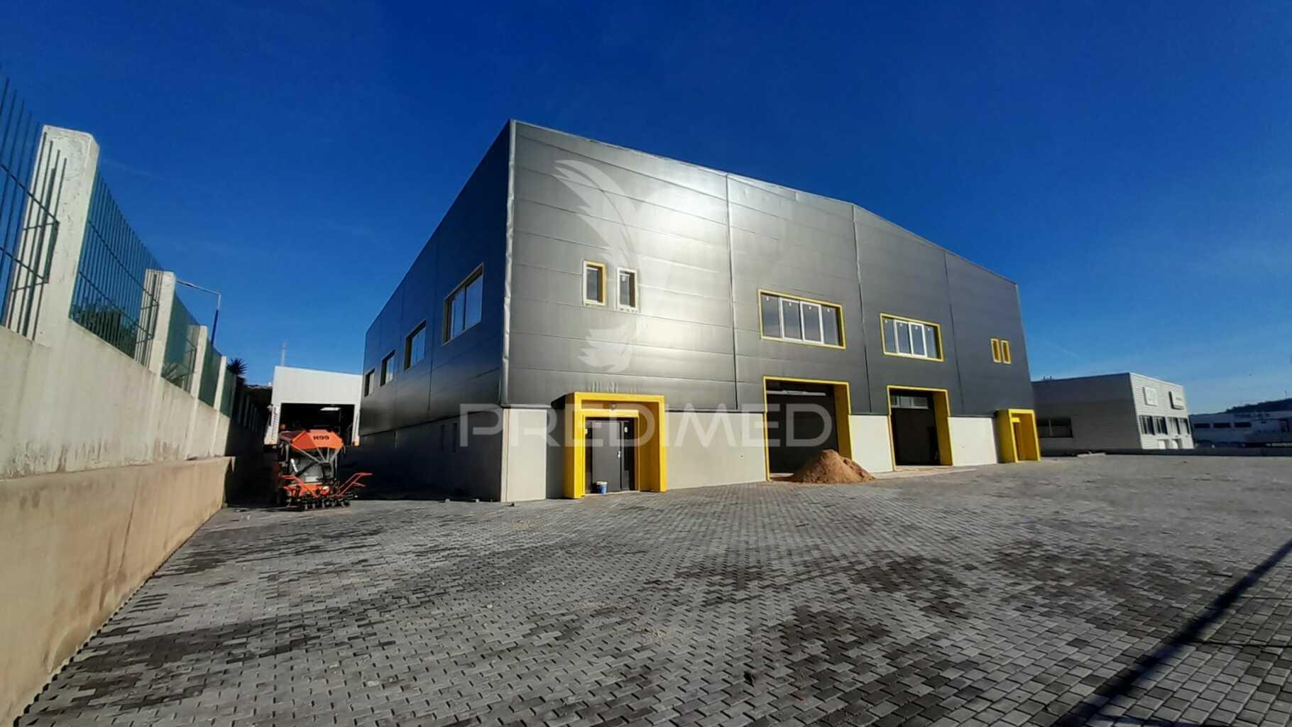 Arrendar armazém c/ logradouro loures marl proximo aeroporto