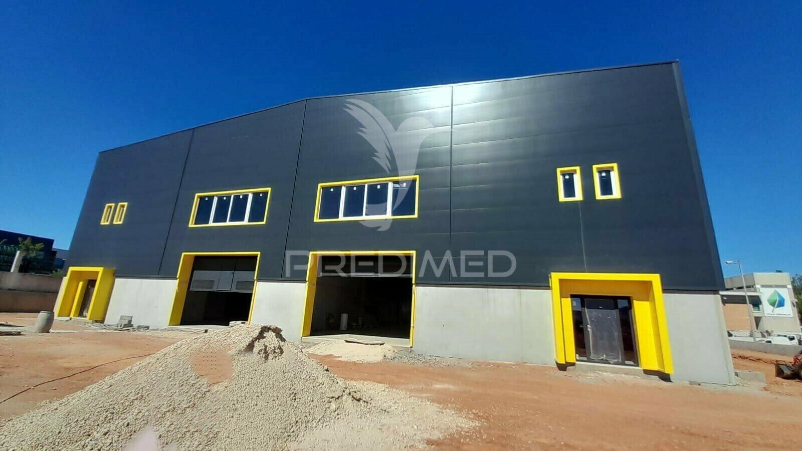Arrendar armazém c/ logradouro loures marl proximo aeroporto