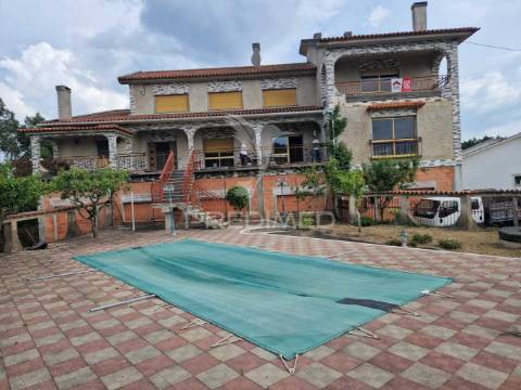 Moradia t6 junto ao castelo.