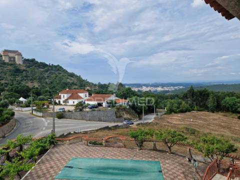 Moradia t6 junto ao castelo.