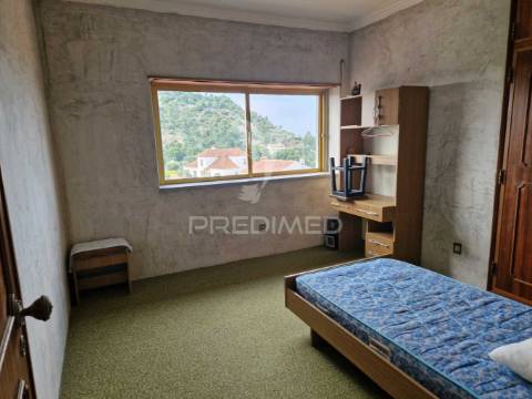 Moradia t6 junto ao castelo.