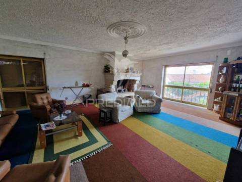 Moradia t6 junto ao castelo.