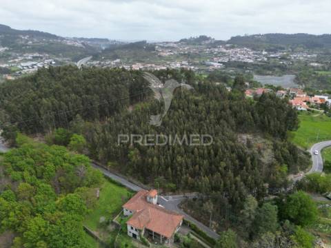 Terreno para construção de moradias em polvoreira - guimarães