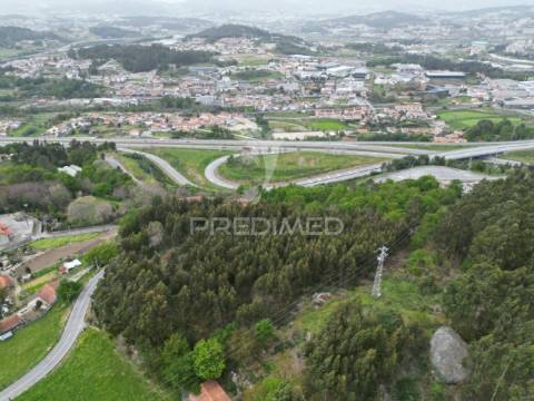 Terreno para construção de moradias em polvoreira - guimarães