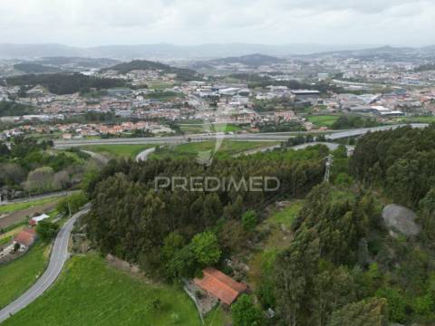 Terreno para construção de moradias em polvoreira - guimarães