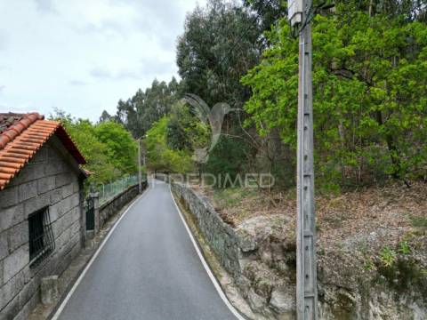 Terreno para construção de moradias em polvoreira - guimarães