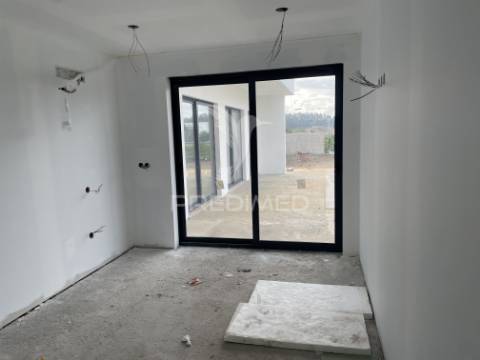 Moradia terrea m3 -  fase acabamentos