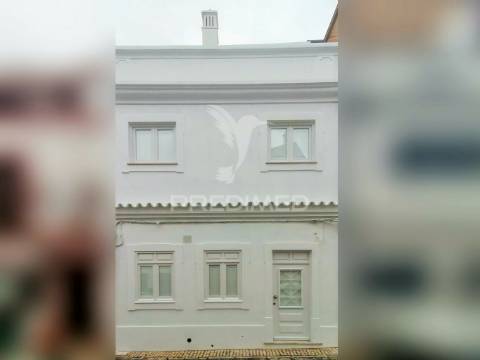 Lindíssima moradia t2, remodelada na baixa da cidade de olhão