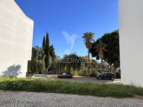 Lote de terreno p/ prédio c/ projecto p/ 12 fogos / permuta