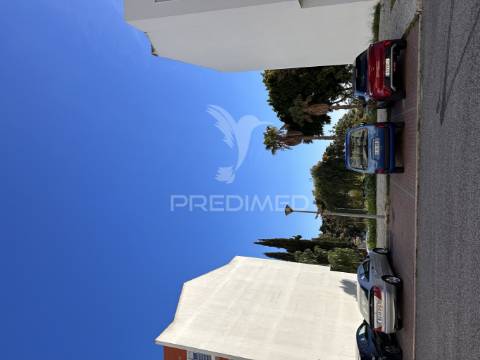 Lote de terreno p/ prédio c/ projecto p/ 12 fogos / permuta