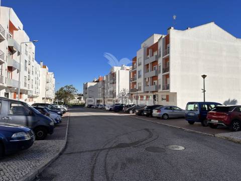 Lote de terreno p/ prédio c/ projecto p/ 12 fogos / permuta