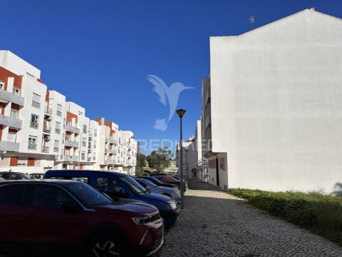 Lote de terreno p/ prédio c/ projecto p/ 12 fogos / permuta