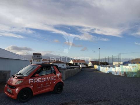 Terreno no centro da vila da madalena