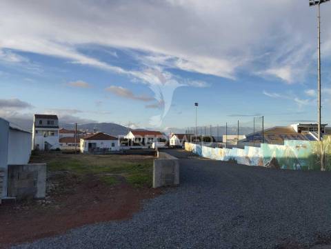 Terreno no centro da vila da madalena