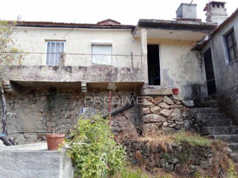 3 moradias à venda em insua, penalva do castelo