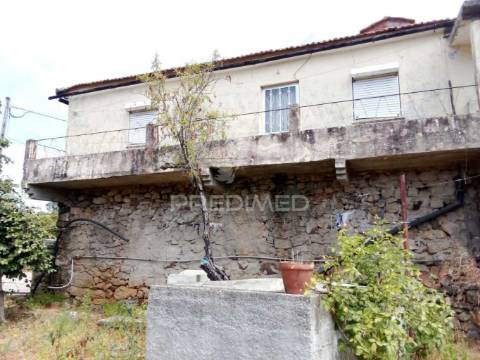 3 moradias à venda em insua, penalva do castelo