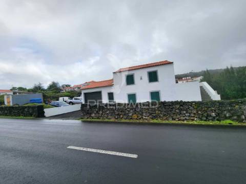 Moradia t3 na candelária