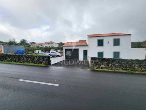Moradia t3 na candelária