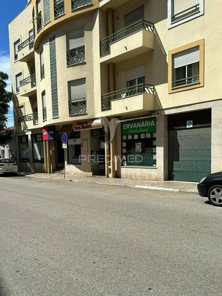 Parqueamento coberto em sines