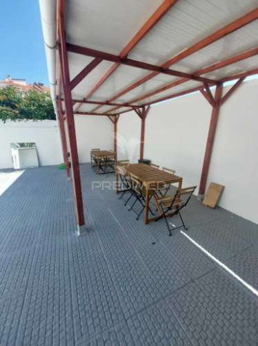 Imóvel remodelado com rendimento na ajuda