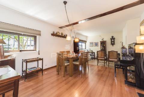 Lisboa / olivais ( próximo ao novo hospital de todos os santos ) - moradia  t6 + 1 com piscina