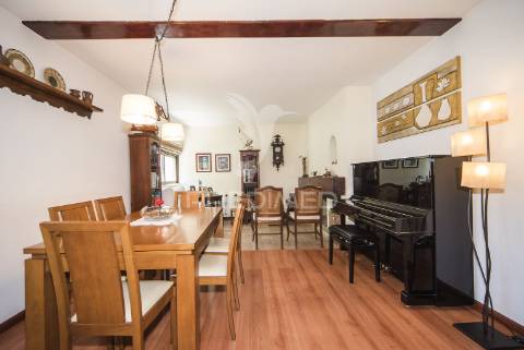 Lisboa / olivais ( próximo ao novo hospital de todos os santos ) - moradia  t6 + 1 com piscina