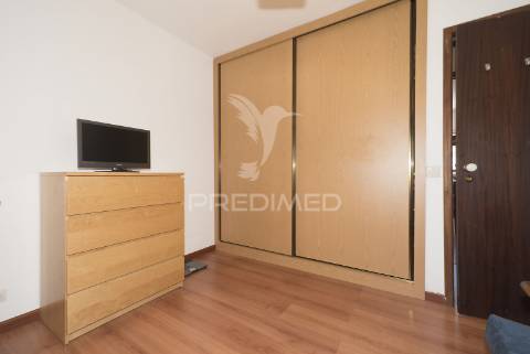 Lisboa / olivais ( próximo ao novo hospital de todos os santos ) - moradia  t6 + 1 com piscina