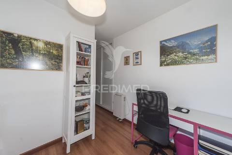 Lisboa / olivais ( próximo ao novo hospital de todos os santos ) - moradia  t6 + 1 com piscina