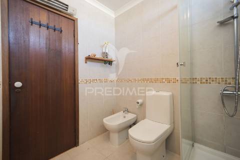 Lisboa / olivais ( próximo ao novo hospital de todos os santos ) - moradia  t6 + 1 com piscina