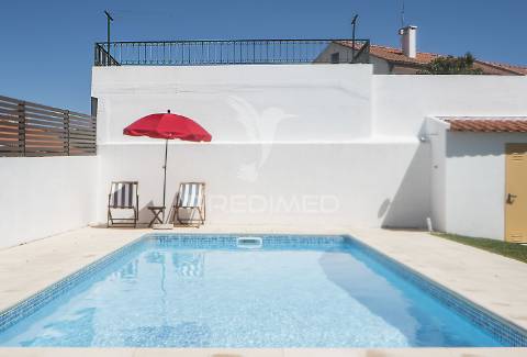 Lisboa / olivais ( próximo ao novo hospital de todos os santos ) - moradia  t6 + 1 com piscina