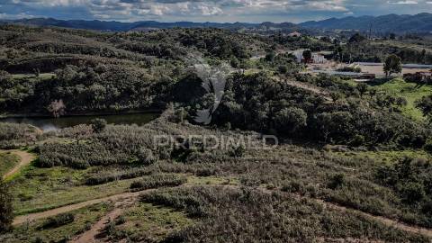 Casas em ruinas em processo de aprovação