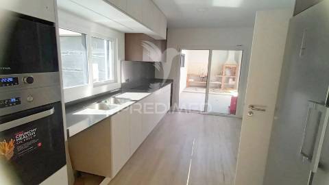 Moradia isolada t5 qtª da charnequinha