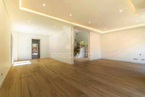 Moradia isolada t5 qtª da charnequinha