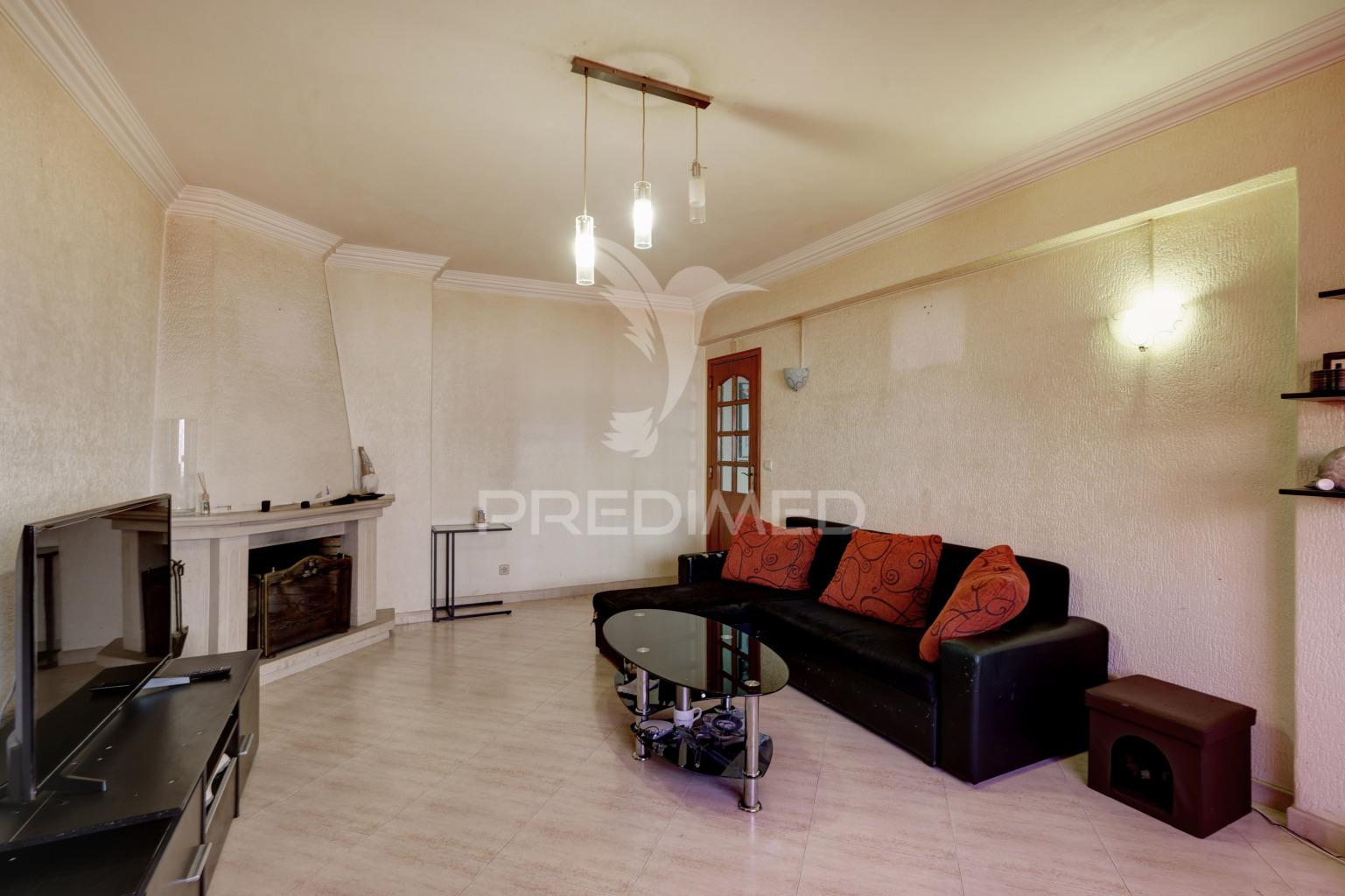 Apartamento t2 com lareira | monte abraão | queluz