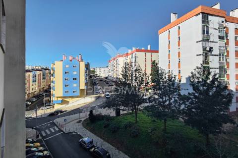 Apartamento t2 com lareira | monte abraão | queluz