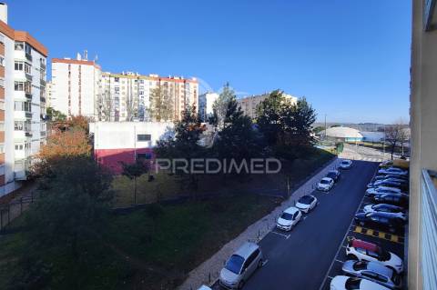 Apartamento t2 com lareira | monte abraão | queluz