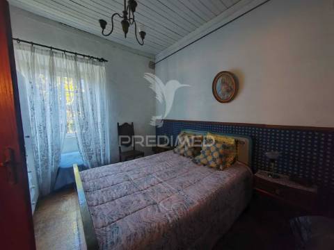 Terreno/quintinha com  23000m2  e moradia t3