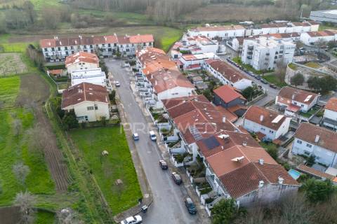 Lote para construção moradia de gaveto com 337m2 em real, braga