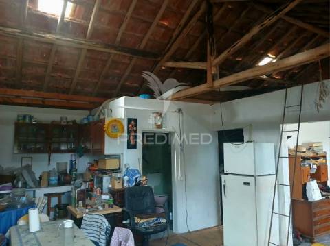 Magnífico terreno/ com apoio agrícola