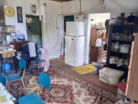 Magnífico terreno/ com apoio agrícola