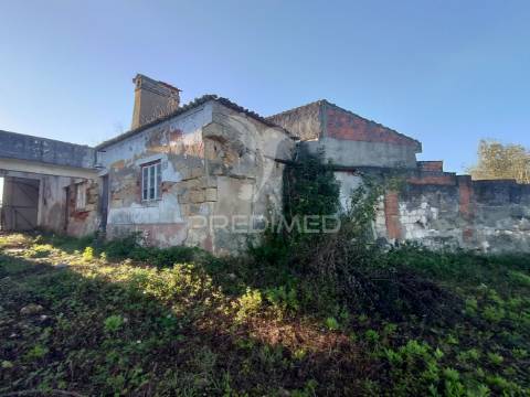 Moradia de campo para recuperar - fonte da pedra, santarém