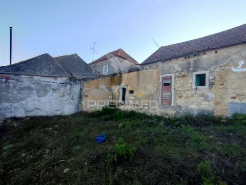 Moradia de campo para recuperar - fonte da pedra, santarém